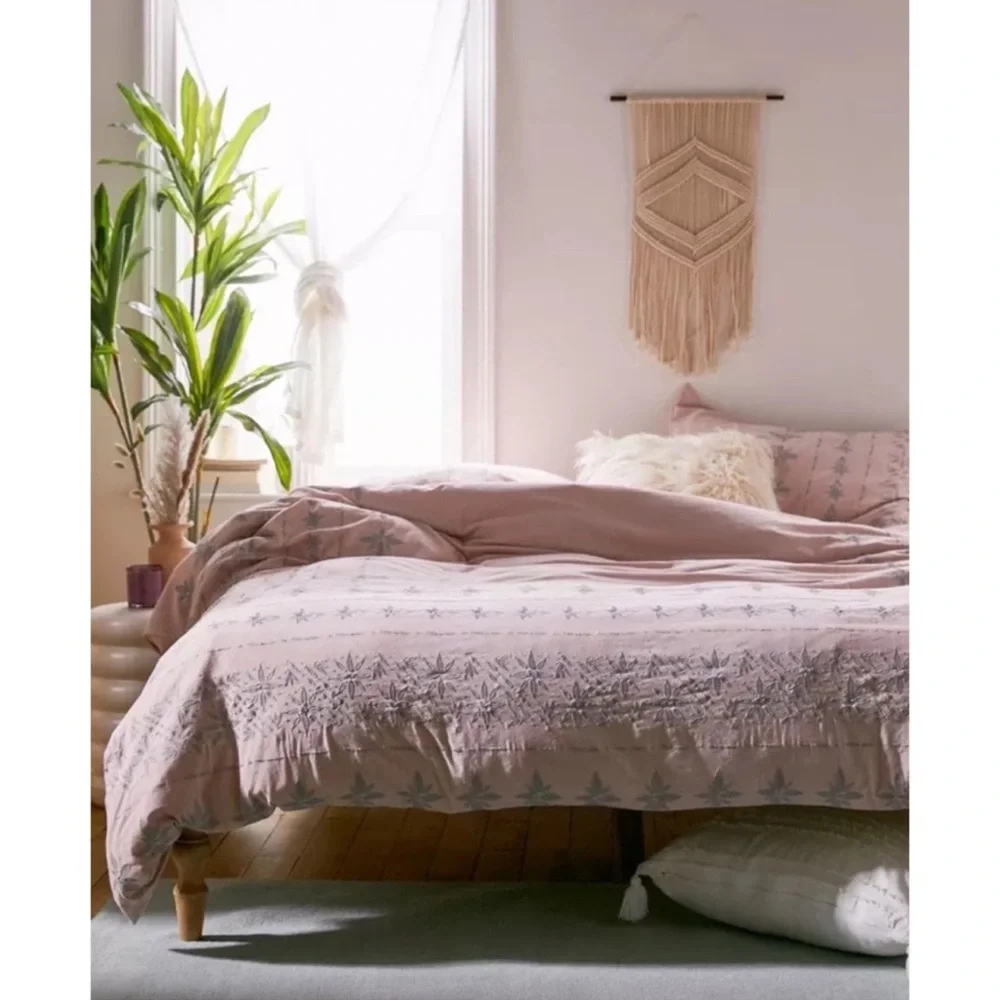 UO Embroidered Cross-Dyed Duvet Cover